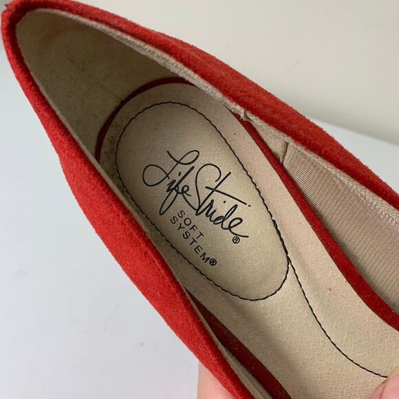 Life Stride Size 10M Pointed Toe Faux Suede Comfort Pumps Red Heels Holiday - Picture 6 of 13